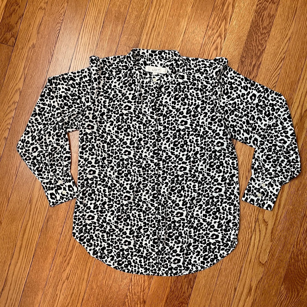 LOFT Black White Leopard Print Crossover Yoke Button Down Shirt Size: XSP